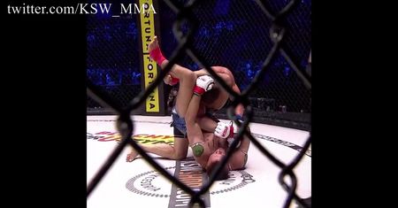 KSW 61. Co za duszenie nogami! Zobacz jak Damian Stasiak poddał rywala