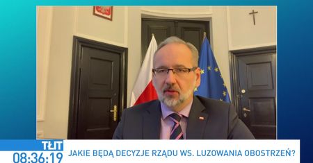 Obostrzenia od lutego. Adam Niedzielski o otwarciu galerii handlowych