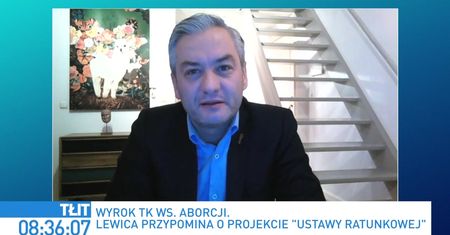 "Degeneracja i dno". Robert Biedroń o pasku TVP