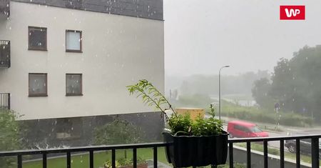 Nawałnica w Warszawie. Zobacz nagranie z Mokotowa