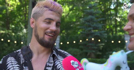 Beztroski Kasjusz wyznaje, jak przygotowuje się do walki na FAME MMA. "Codziennie balet!"