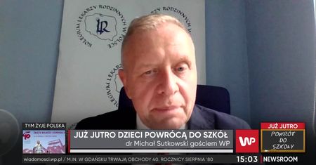 Dr Michał Sutkowski o ryzyku powrotu do szkół