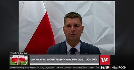 Dyrektorzy podsuwają nauczycielom kwity. Minister reaguje