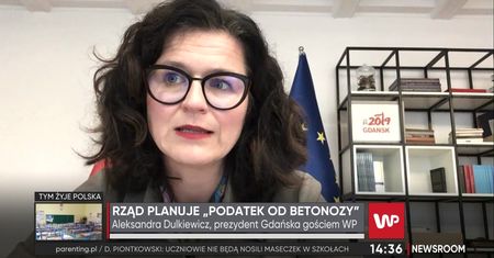 Podatek od deszczu. Dulkiewicz: rząd z samorządu robi tego, co zabiera