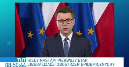 Nowe obostrzenia? Rzecznik ujawnia plany rządu. Mówi o szkołach