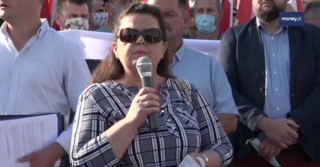 Renata Beger atakuje Kaczyńskiego za "Piątkę dla zwierząt"