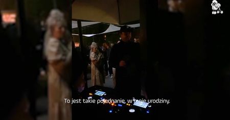 Rafał Trzaskowski w imprezowym nastroju zagaduje do DJ'a