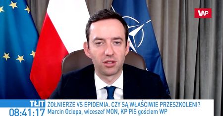 Koronawirus w Polsce. Burza wokół szkolenia dla żołnierzy. Wiceszef MON Marcin Ociepa tłumaczy