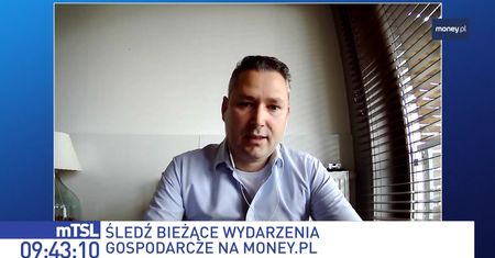 Sprzedaż samochodów mocno w dół. "Sytuacja jest nieco paradoksalna"