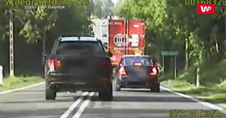 Karygodny manewr kierowcy Bentleya. Wszystko nagrał nieoznakowany radiowóz