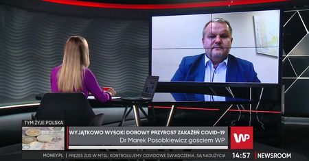 Dr Posobkiewicz: Podczas tankowania w żółtej i czerwonej strefie, trzeba nosić maseczkę