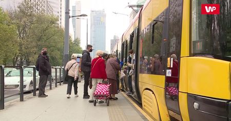 Żółta strefa w całej Polsce. Zaskakujące reakcje warszawiaków