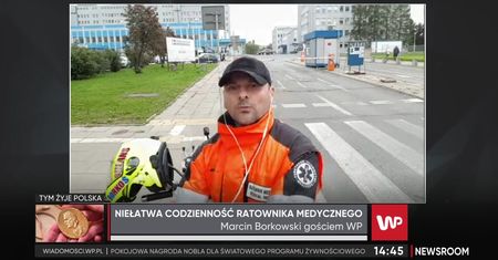 Marcin Borkowski do rannych dojeżdża na skuterze w 4 minuty