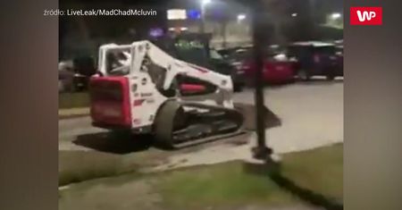 Studenci ukradli koparkę. Dziki rajd przerwała dopiero policja