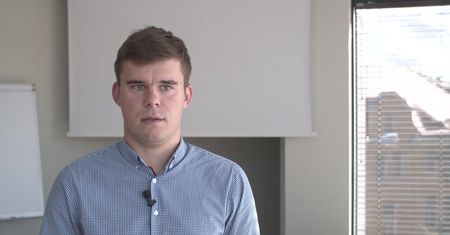 Assistance dla samochodów elektrycznych. Konsultant już na wstępie dostaje pytania z niestandardowej puli