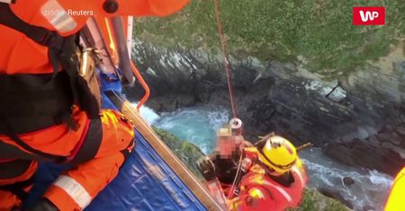 Na ratunek surferom. Hiszpanie publikują nagranie z helikoptera