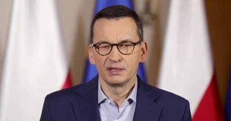 Koronawirus. Polska. Apel Mateusz Morawieckiego ws. strajku kobiet. Premier o cmentarzach