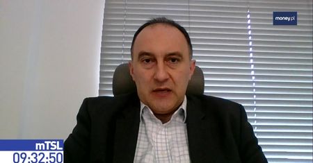 Polacy ruszyli na cmentarze. Branża obawia się obostrzeń