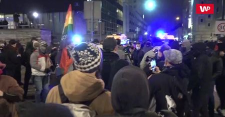 Strajk kobiet. Przepychanki z policją. Doszło do starć