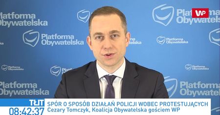 Donald Tusk uderza w PiS. Reakcja Cezarego Tomczyka