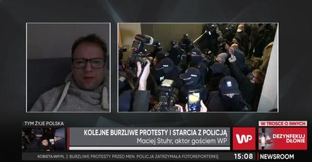 Stuhr ma radę dla strajkujących. "Zmiany dokonują się przy urnach"