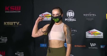 KSW 56. "Klatka po klatce" (on tour). Karolina Owczarz minimalnie cięższa od rywalki
