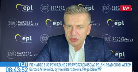 Burza wokół unijnego budżetu. Bartosz Arłukowicz drwi z Mateusza Morawieckiego