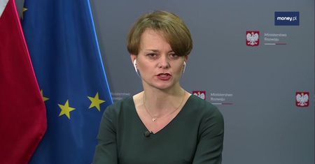 Bon turystyczny po nowemu. "Realnie większość gospodarstw domowych otrzyma 1000 zł wsparcia"