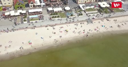 Najazd turystów na Hel. Niemal wszyscy zapomnieli już o pandemii