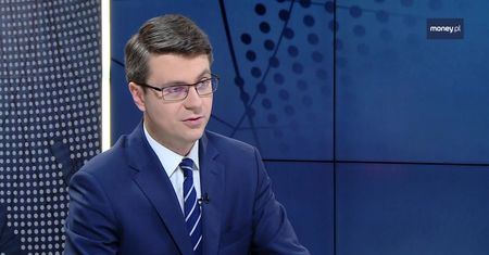 Droższy alkohol i wyższe mandaty. To najbliższe plany rządu