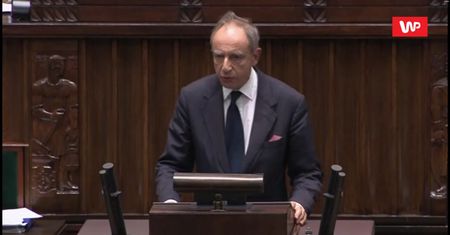 Emocje w Sejmie. Bartoszewski zwraca się do Macierewicza