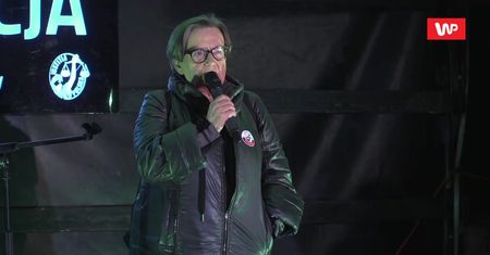 Agnieszka Holland na proteście ws. sędziów. Tłum skandował: Andrzej D.