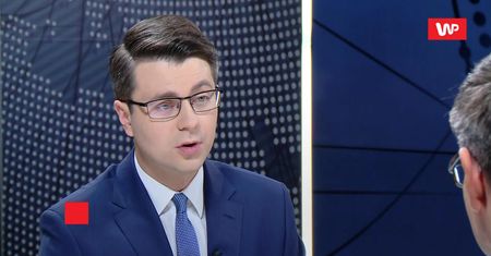 "Absurdalne stwierdzenie". Rzecznik rządu Piotr Müller zdumiony słowami Leszka Millera
