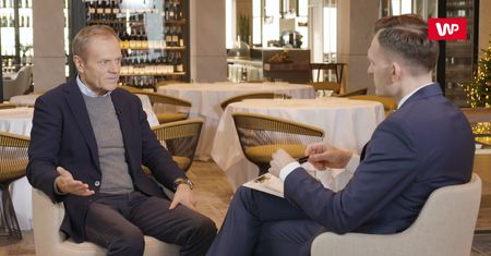 Posłowie nie powstrzymali "ustawy kagańcowej". Donald Tusk: dali ciała