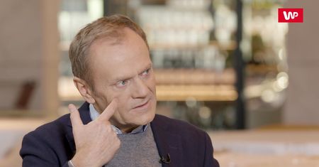 Donald Tusk mówi o atakach. "Nie ronię łez nad moim losem"