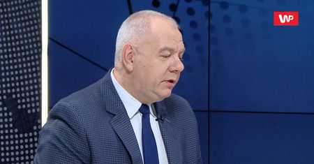 "Szaleństwo nie zna granic". Jacek Sasin odpowiada Bartłomiejowi Sienkiewiczowi ws. kolizji SOP