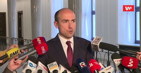 Ostry komentarz Borysa Budki. Przestrzega przed nową ustawą PiS