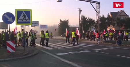 Skoki. Ogromne problemy z dojazdem na konkurs w Zakopanem! Protest blokuje główną drogę.