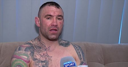 "Tylko jeden". Tomasz Romanowski wygrał finałową walkę mimo złamanej ręki! Teraz podpisze kontrakt z federacją KSW
