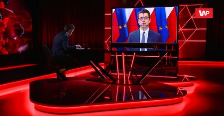 Będziemy płacić podatek za smartfony? Rzecznik rządu Piotr Mueller: szukamy rozwiązań na poziomie ogólnoeuropejskim