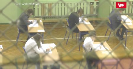 Matura 2020. Licealiści są podzieleni. MEN ich zaskoczyło. "Kompromitacja"