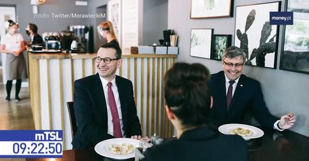Morawiecki w restauracji. Balcerowicz: pogarda dla ludzi, feudalizm
