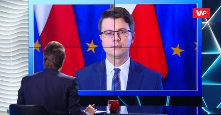Wadliwe maseczki. Piotr Mueller: kto chce postawić zarzuty, niech to zrobi odważnie