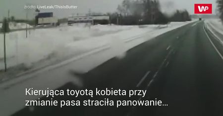 Prosto pod ciężarówkę. Śmiertelny wypadek w Rosji