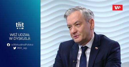 Robert Biedroń snuje teorię. "Być może posiada także teczki na premiera, na prezesa Kaczyńskiego