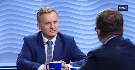 Money. To się liczy