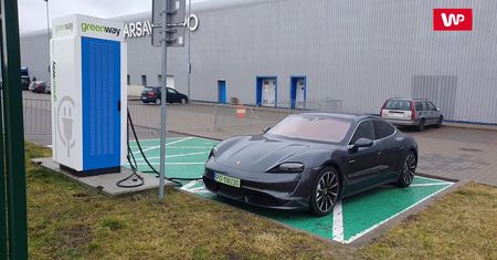 Porsche Taycan Turbo: na trasie z Warszawy do Łodzi sprawdziłem jego realny zasięg