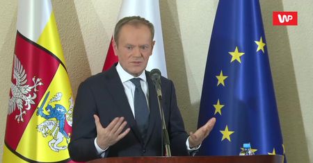Donald Tusk w Białymstoku. Były premier komentuje kwestię polexitu