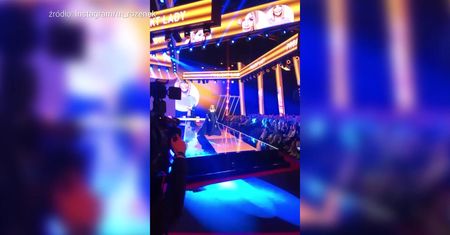 Ciężarna Rozenek blyszczy na ściance podczas ramówki TVN