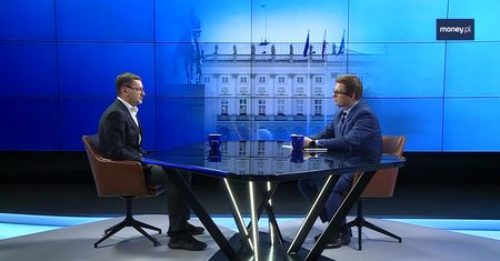 Zabraknie na trzynastki i 500+. Ekonomista kreśli czarny scenariusz